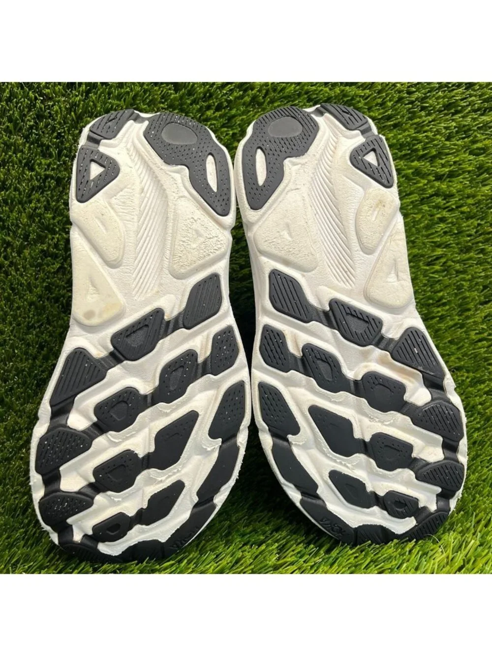 Hoka One One Clifton 9 Womens Size 8 Black White Athletic Running Shoes Sneakers
